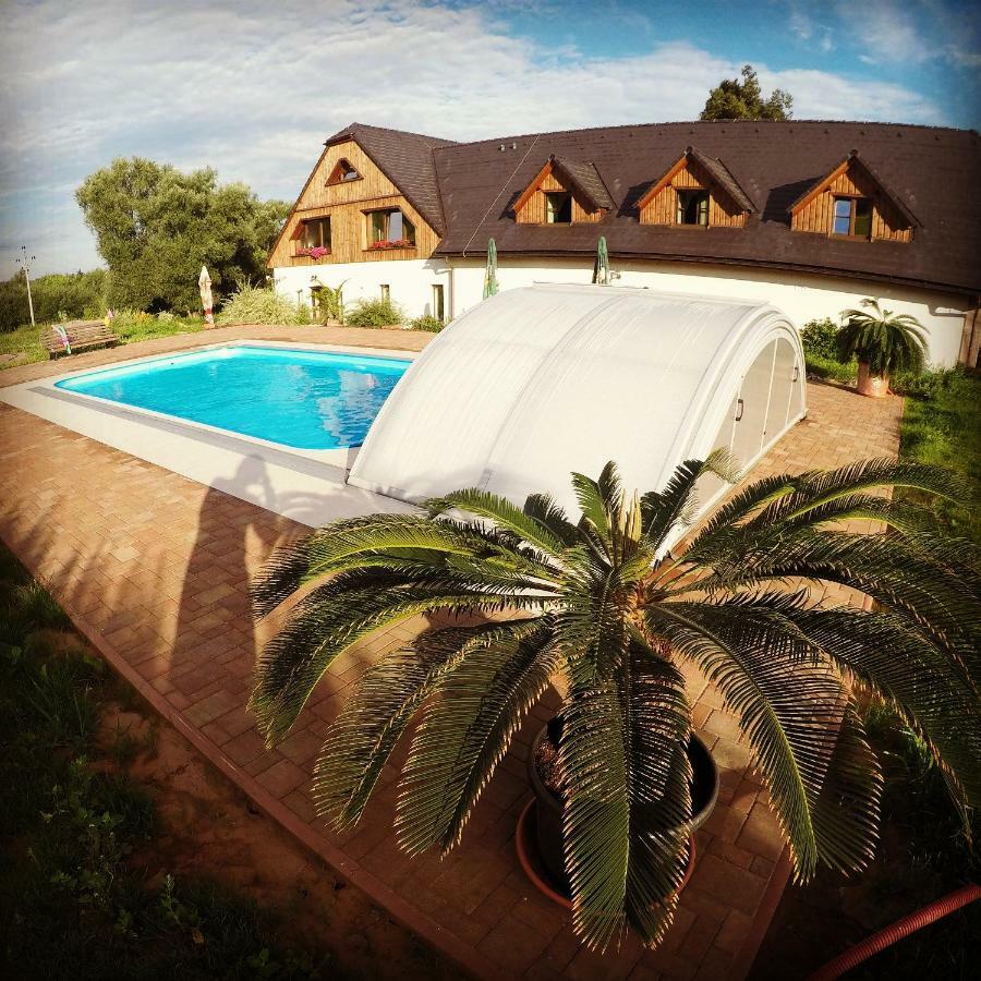 Statek Pod Lipou Hotel Pilnikov Bagian luar foto